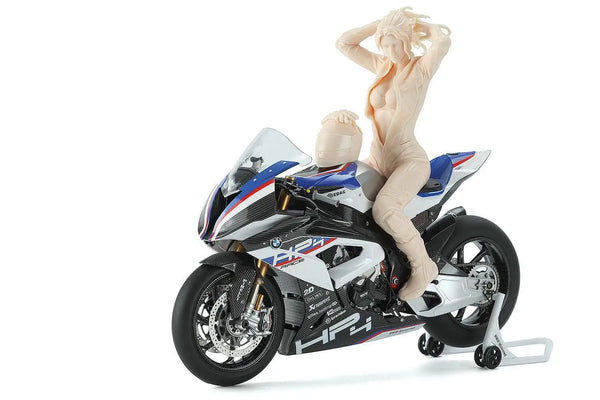 1/9 Anime Female Rider, Resin Model Figure Kit, Unassembled and Unpainted