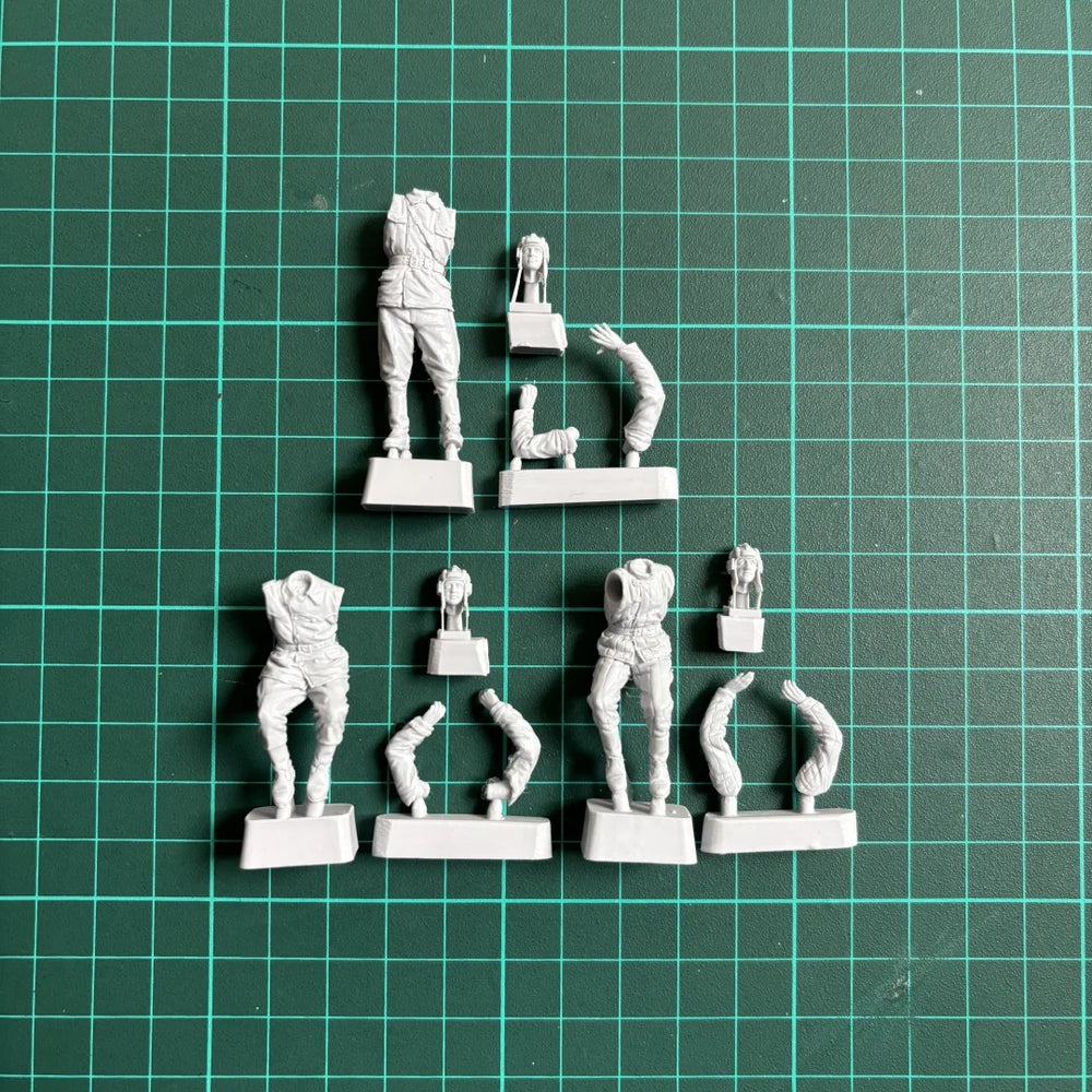 1/35 WWII Soviet Tank Crew at Rest, 3 Figures, Resin Model Figure Kit, Unassembled and Unpainted