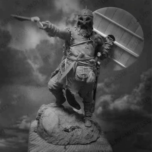 1/24 Medieval Viking Axeman with Round Shield, Resin Model Figure Kit, Unassembled and Unpainted