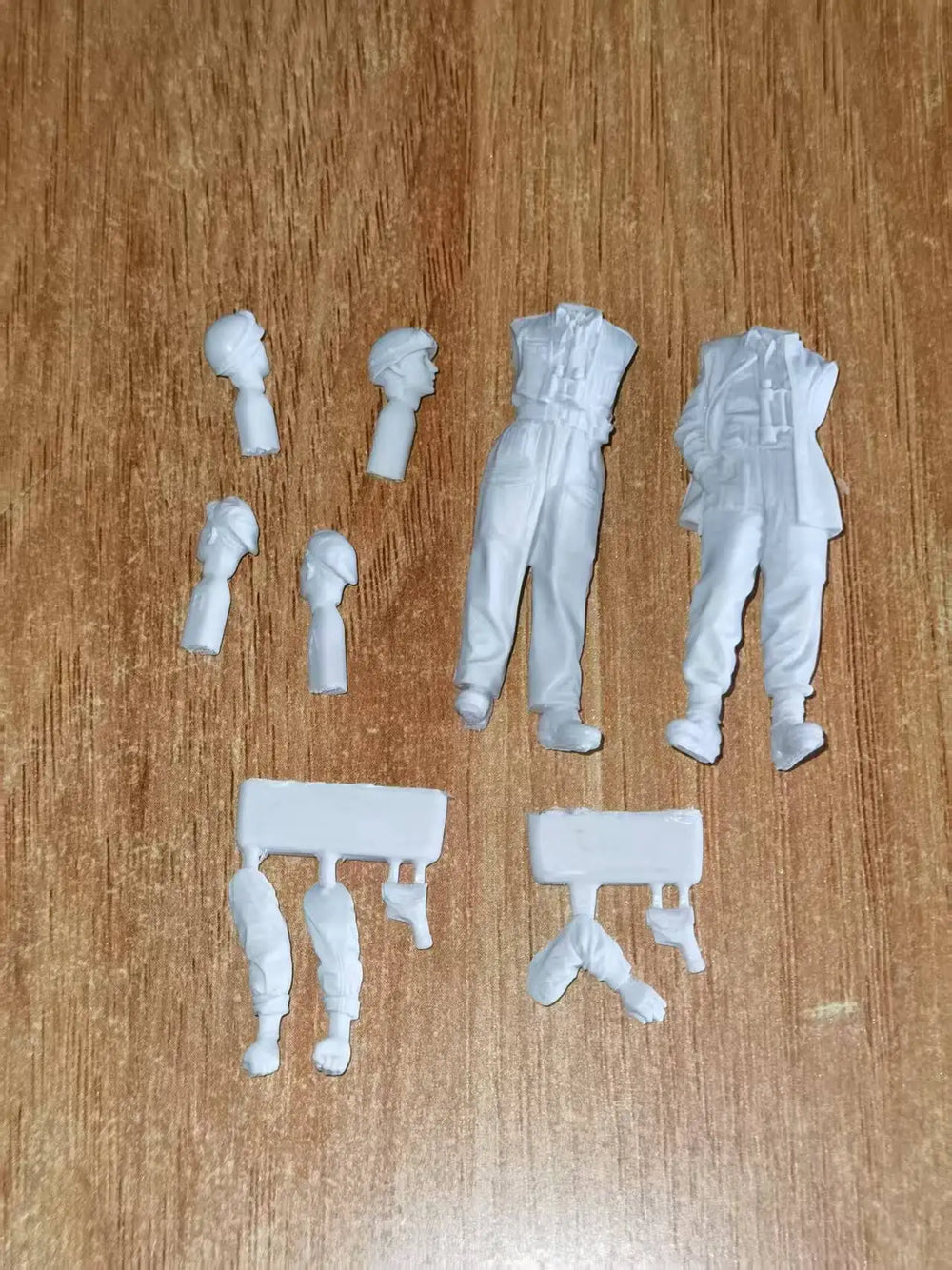 1/35 WWII British Infantry Standing with Lee-Enfield Rifles, 2 Figures, Resin Model Figure Kit, Unassembled and Unpainted