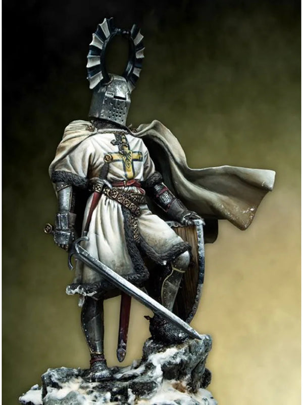 1/18 Knight with Winged Crown, Resin Model Figure Kit, Fantasy Theme, Unassembled and Unpainted