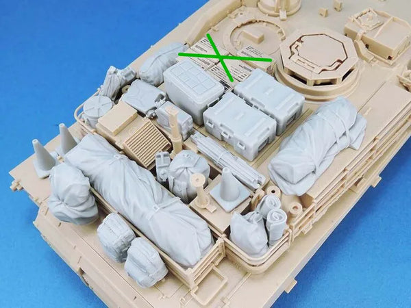 1/35 Modern Soldier with Tactical Loadout, Resin Model Figure Kit, Unassembled and Unpainted