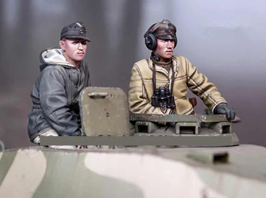 1/35 WWII German Panzer Crew in Multiple Uniforms, 3 Figures, Resin Model Figure Kit, Unassembled and Unpainted