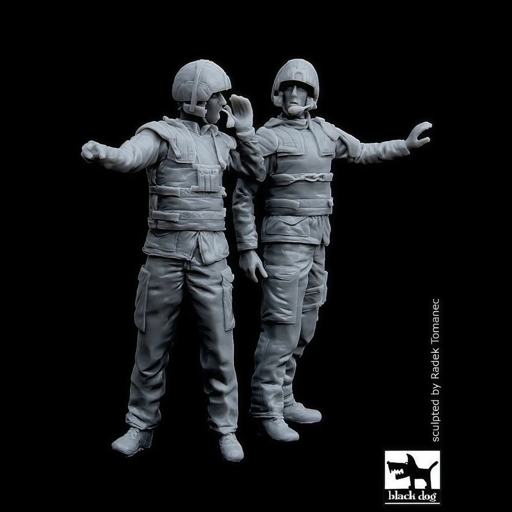 1/35 Modern Canadian Tank Crew Afghanistan, 2 Figures, Resin Model Figure Kit, Unassembled and Unpainted