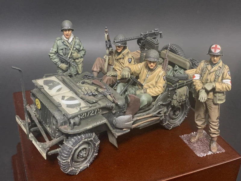 1/35 WWII US Infantry Jeep Crew & Medic, 4 Figures, Resin Model Figure Kit, Unassembled and Unpainted