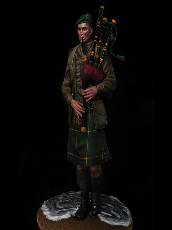 1/18 Ancient Scottish Warrior, Resin Model Figure Kit, Unassembled and Unpainted