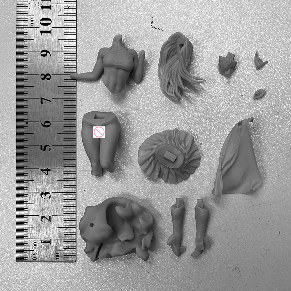 1/24 Warrior in Acrobatic Pose with Flowing Robes, Resin Model Figure Kit, Fantasy Theme, Unassembled and Unpainted