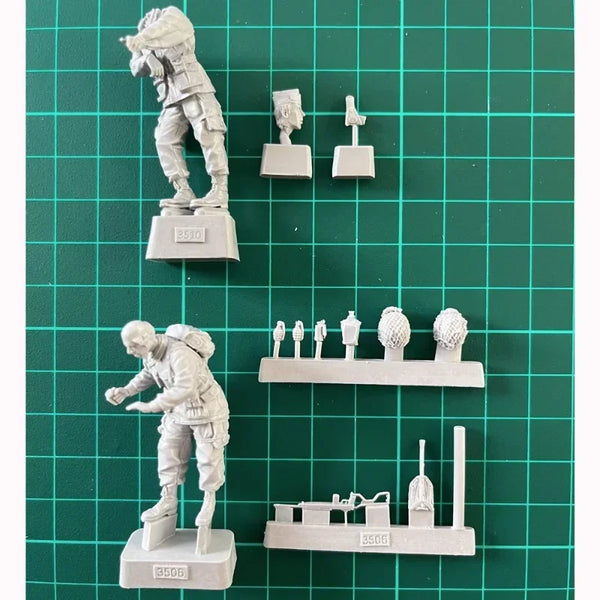 1/35 WWII US Army Jeep Officers and Crew, 2 Figures, Resin Model Figure Kit, Unassembled and Unpainted