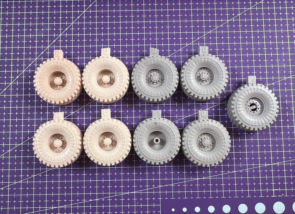 1/35 Modern Patriot M983 Tires, Resin Model Accessory Kit, Unpainted
