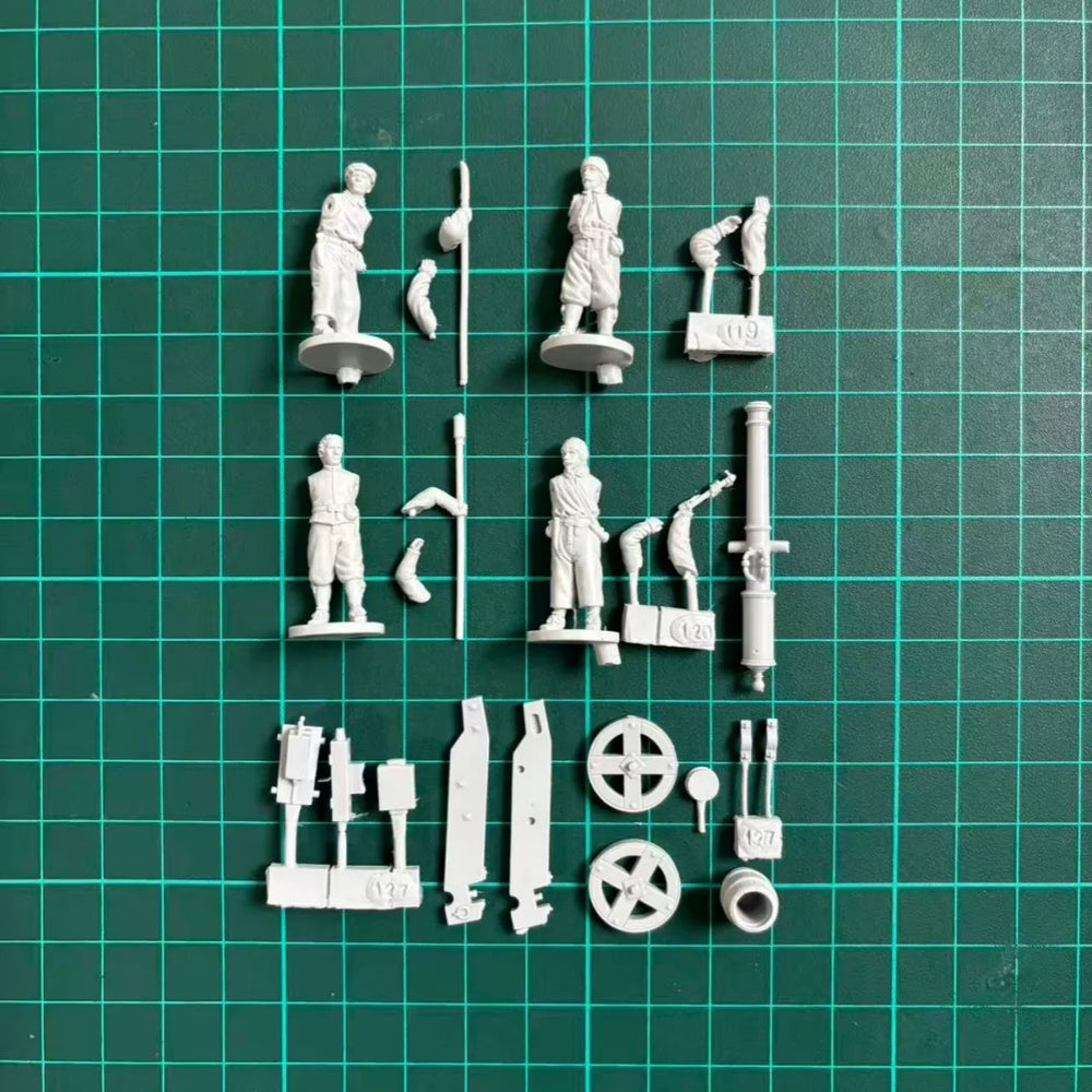 28mm Spanish 5-Pounder Sacre with Crew, 4 Figures, Resin Model Figure Kit, Military Theme, Unassembled and Unpainted