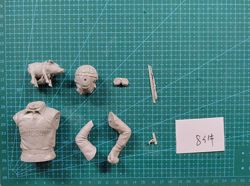 1/10 WWI Vintage Harley-Davidson Rider with Aviators, Resin Model Bust Kit, Unassembled and Unpainted