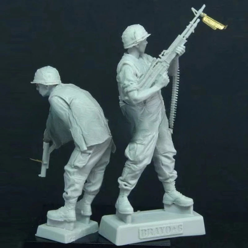 1/35 Modern US Infantry Squad Advancing and Firing, 2 Figures, Resin Model Figure Kit, Unassembled and Unpainted