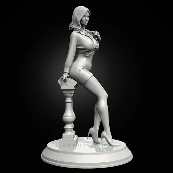 38mm Louise Lane Pin-up, Resin Model Figure Kit, Unassembled and Unpainted