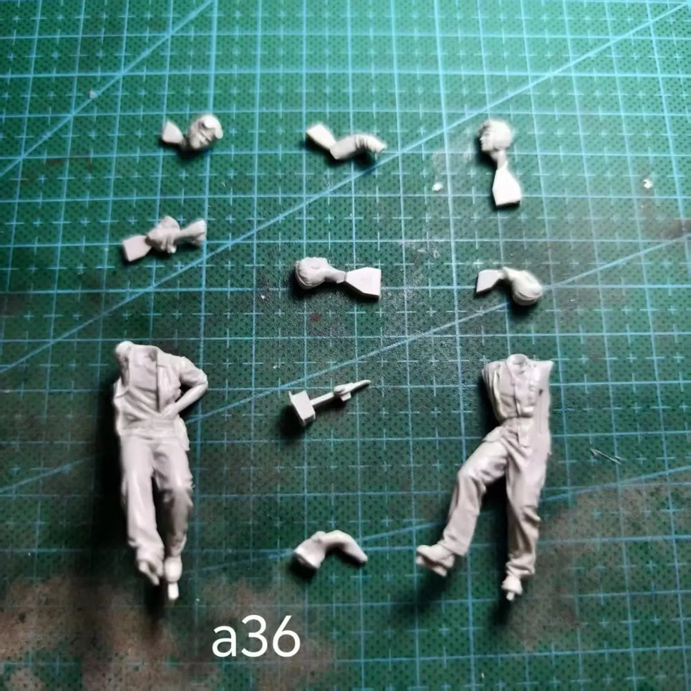 1/35 WWII European Soldiers, 6 Figures, Resin Model Figure Kit, Unassembled and Unpainted