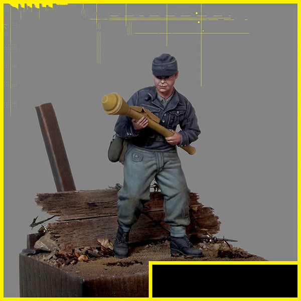 1/35 WWI British Infantryman with Hand Grenade, Resin Model Figure Kit, Unassembled and Unpainted