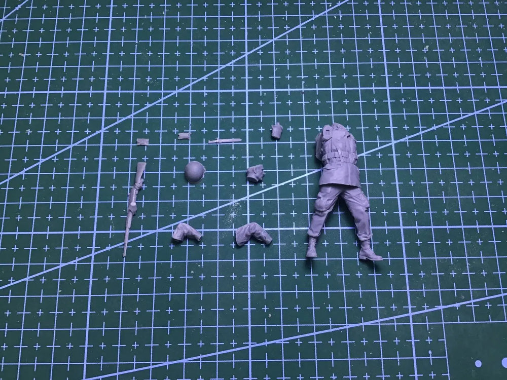 1/35 Modern US Infantry in Firing Stance, Resin Model Figure Kit, Unassembled and Unpainted