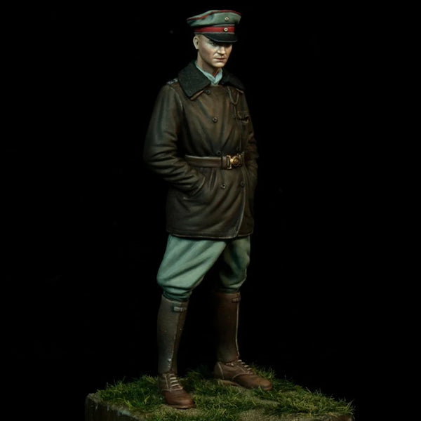1/24 WWI Officer Winter Uniform, Resin Model Figure Kit, Unassembled and Unpainted