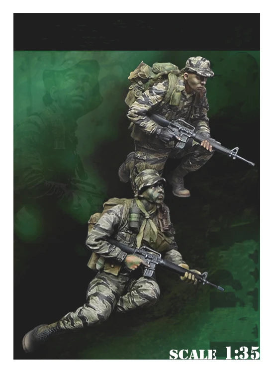 1/35 Modern Combat Operator in Tactical Assault Stance, 2 Figures, Resin Model Figure Kit, Unassembled and Unpainted