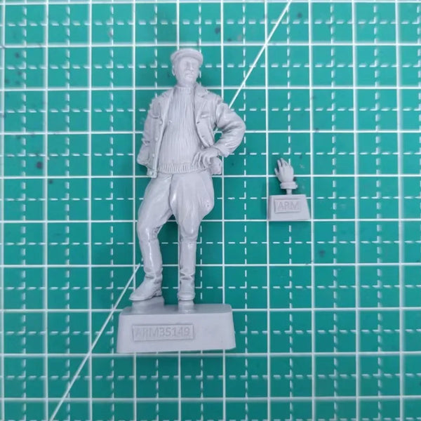 1/35 WWI Era Soldier, Resin Model Figure Kit, Unassembled and Unpainted