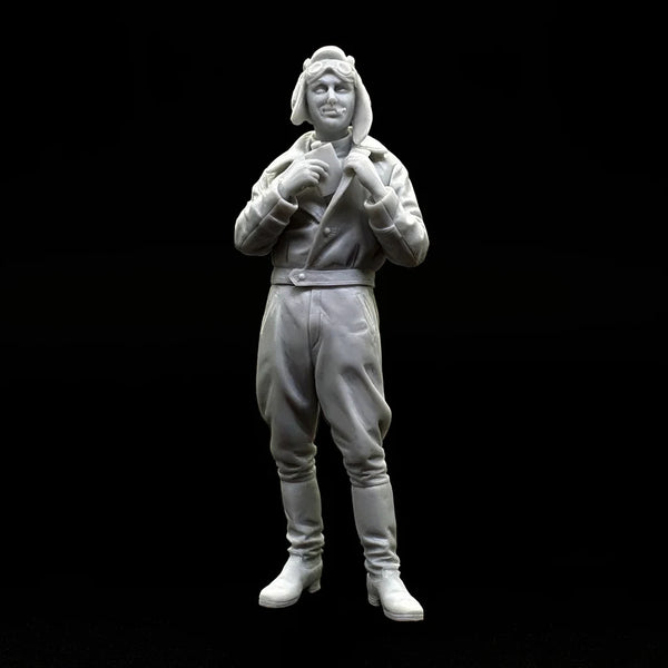1/35 WWII Tank Soldier, Resin Model Figure Kit, Unassembled and Unpainted