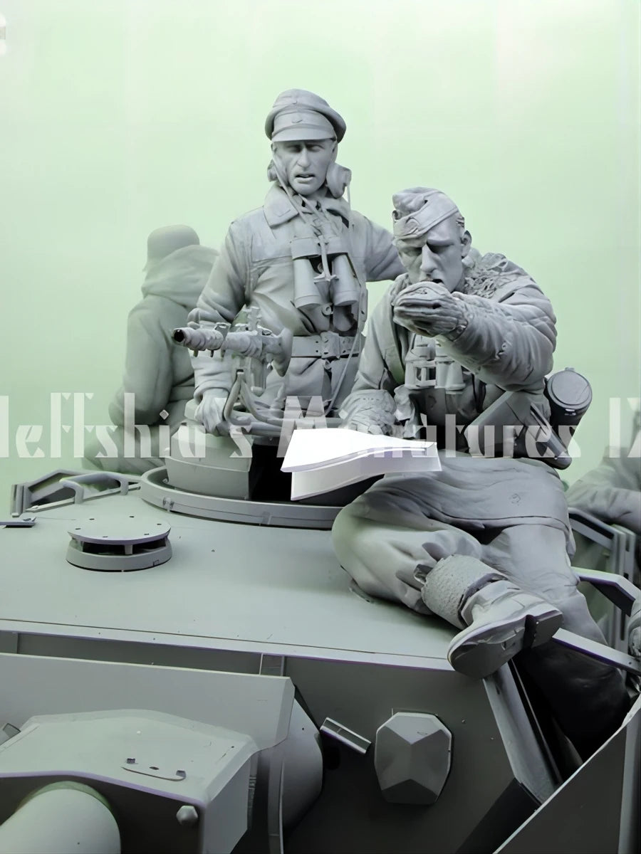 1/16 WWII German Military, 2 Figures, Resin Model Figure Kit, Unassembled and Unpainted