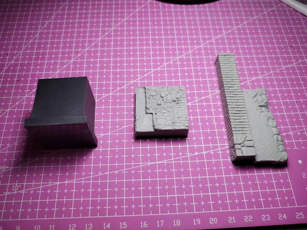 1/35 Medieval Ruined Tower, Resin Model Terrain Kit, Unpainted