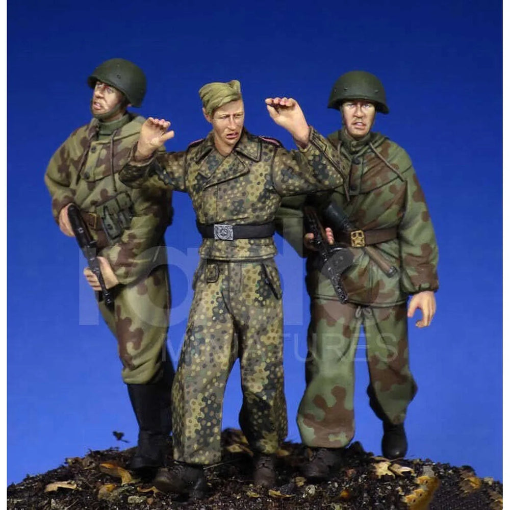1/35 WWII Soviet and German Soldiers, 4 Figures, Resin Model Figure Kit, Unassembled and Unpainted