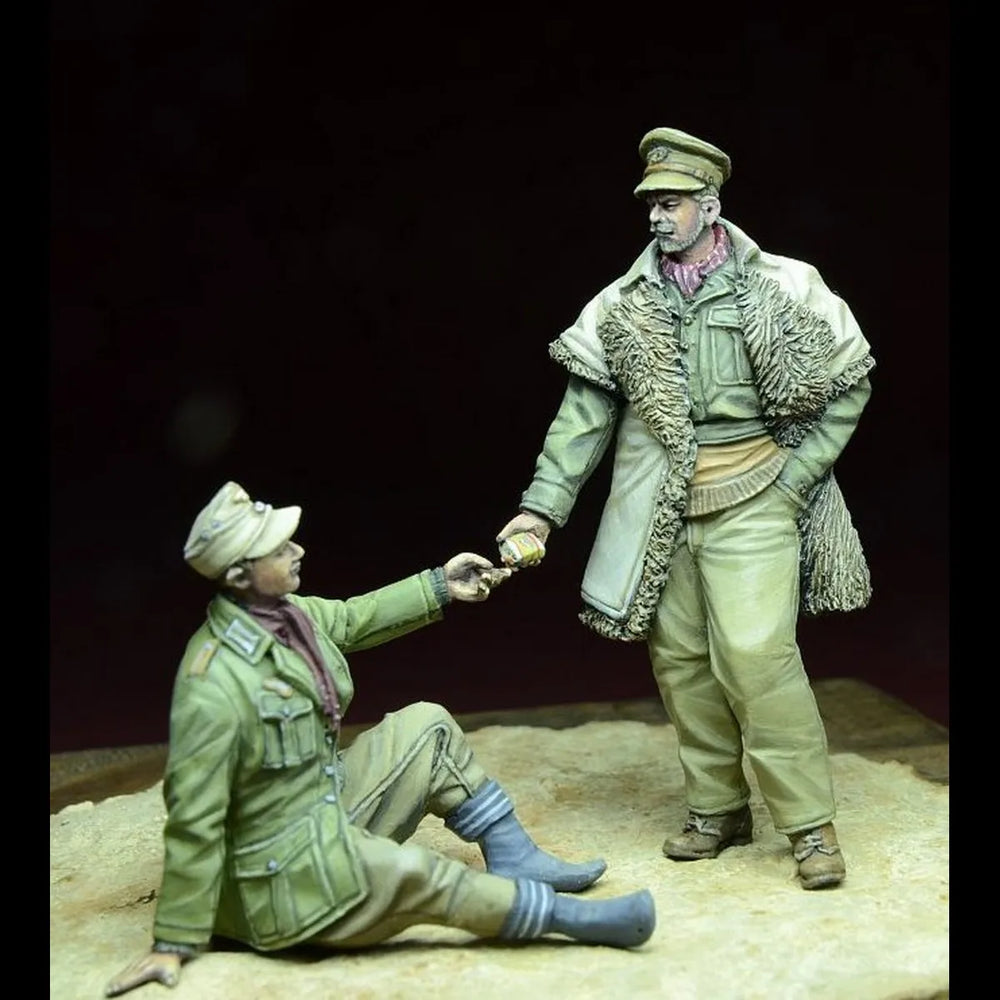 1/35 WWII Afrika Korps Surrender, 2 Figures, Resin Model Figure Kit, Unassembled and Unpainted