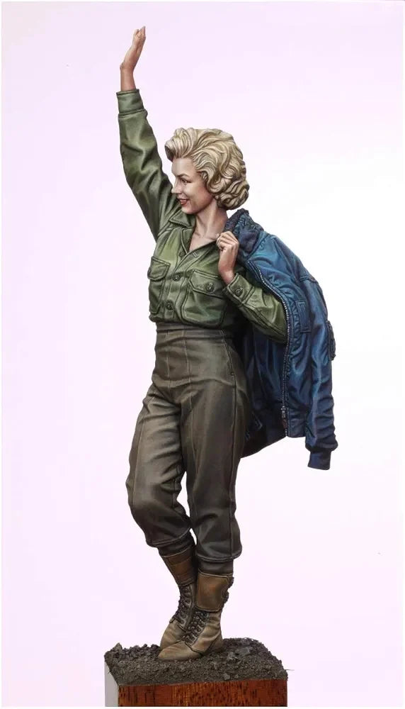 1/35 WWII Female Soldier with Raised Fist, Resin Model Figure Kit, Unassembled and Unpainted