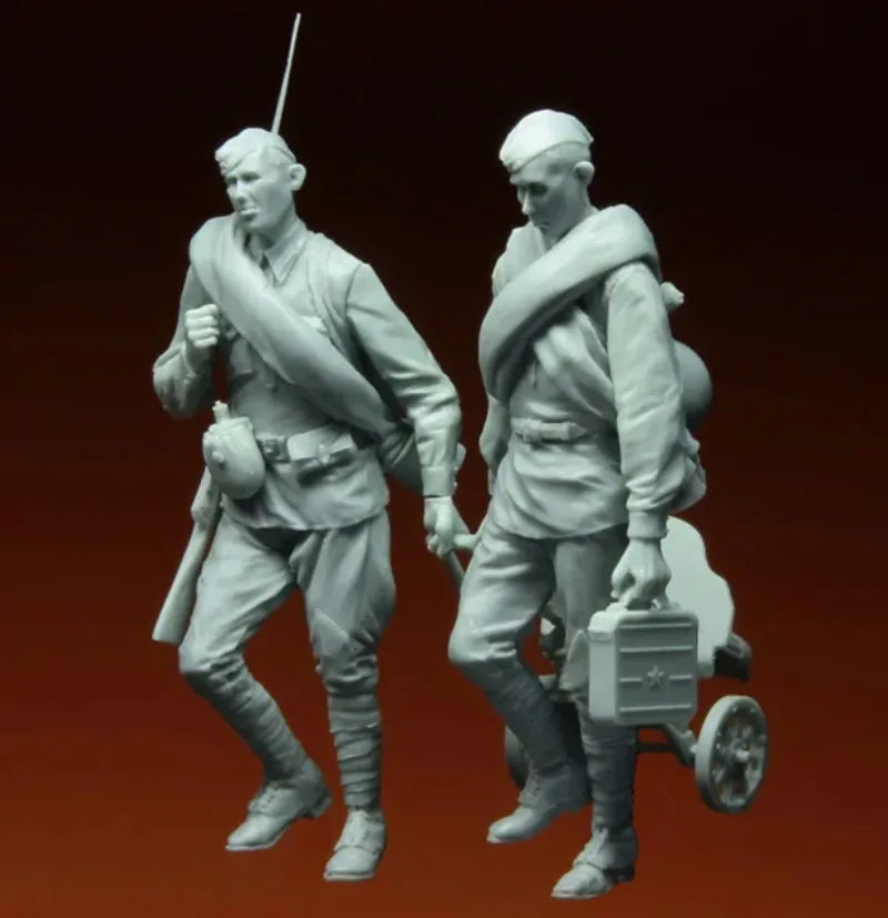 1/35 WWII Soviet Maxim Gun Crew, 2 Figures, Resin Model Figure Kit, Unassembled and Unpainted