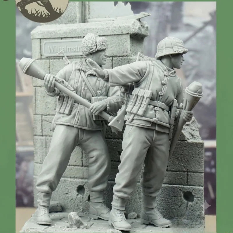1/35 WWII German Anti-Tank Infantry, 2 Figures, Resin Model Figure Kit, Unassembled and Unpainted