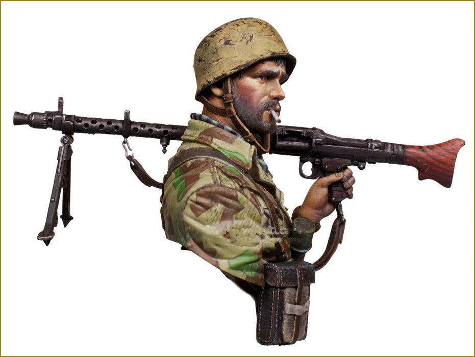 1/10 WWII German Infantryman with MG42, Resin Model Bust Kit, Unassembled and Unpainted
