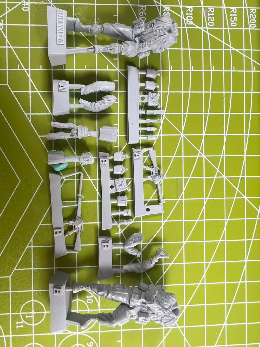 1/35 Modern US Marine Corps Team, 2 Figures, Resin Model Figure Kit, Unassembled and Unpainted