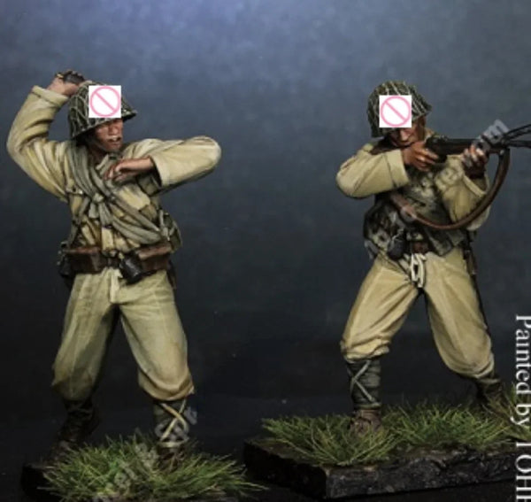 1/35 WWII Allied Infantry, 2 Figures, Resin Model Figure Kit, Unassembled and Unpainted