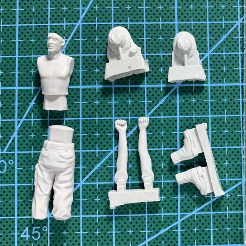 1/35 WWII Classical Roman Officer, Resin Model Figure Kit, Unassembled and Unpainted