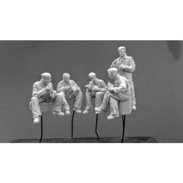 1/35 Modern Soldiers Eating, 5 Figures, Resin Model Figure Kit, Unassembled and Unpainted