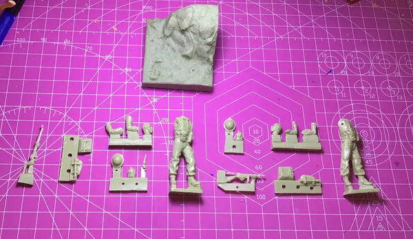 1/35 WWII German Infantry Assault Squad, 2 Figures, Resin Model Figure Kit, Unassembled and Unpainted