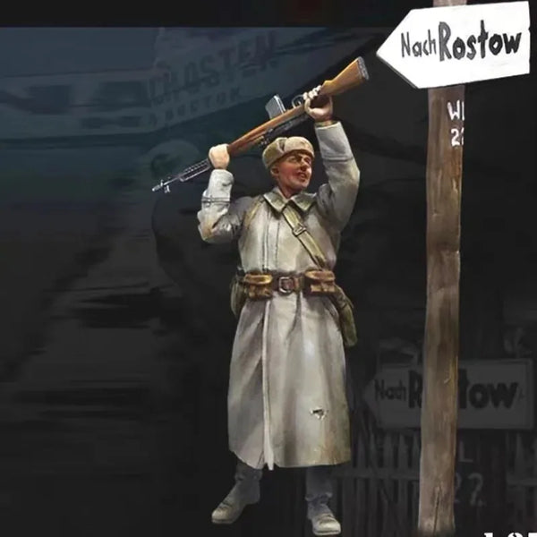 1/35 WWII Soviet Anti-Tank Rifleman in Winter Coat, Resin Model Figure Kit, Unassembled and Unpainted
