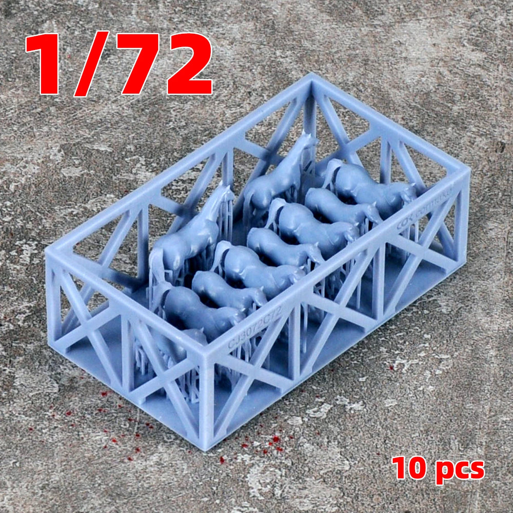 1/35 Horse Figurines, 2 Figures, Resin Model Creature Kit, Wildlife Theme, Unassembled and Unpainted
