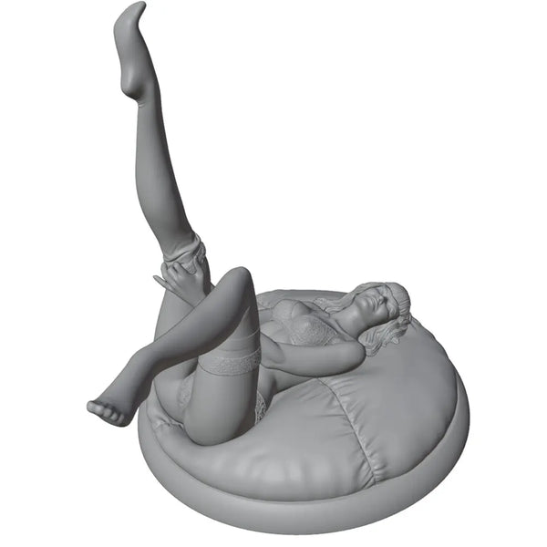 1/24 Woman on Sofa, Resin Model Figure Kit, Unassembled and Unpainted