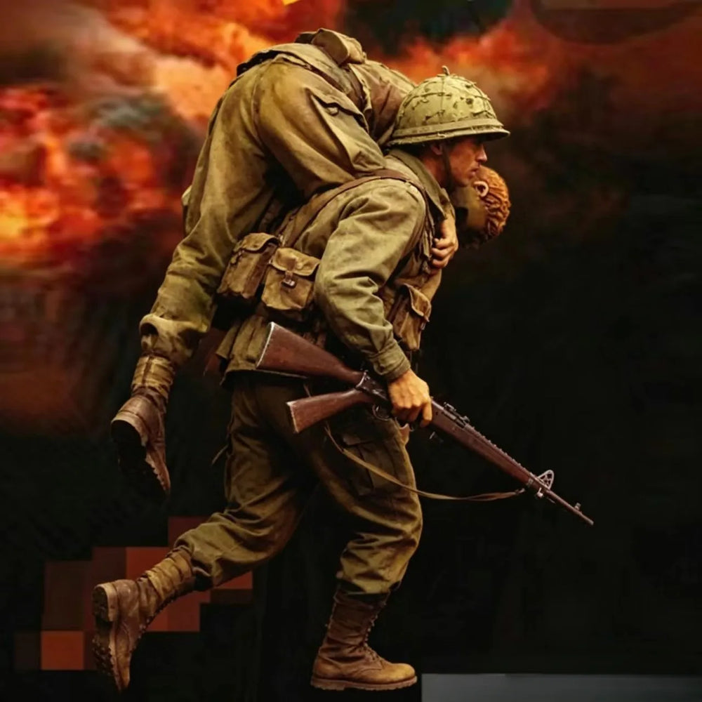 1/35 WWI British Soldier Carrying Wounded Comrade, Resin Model Figure Kit, Unassembled and Unpainted