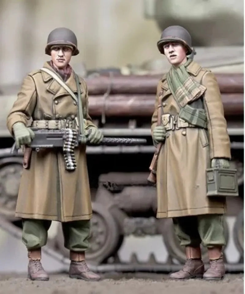 1/35 WWII US Army Infantry Soldiers, 2 Figures, Resin Model Figure Kit, Unassembled and Unpainted