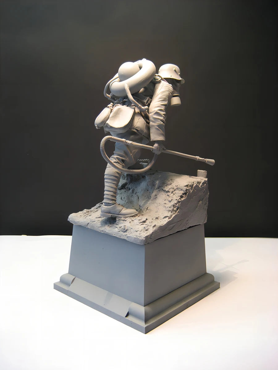 1/16 WWI Soldier on Rocky, Resin Model Diorama Kit, Unassembled and Unpainted