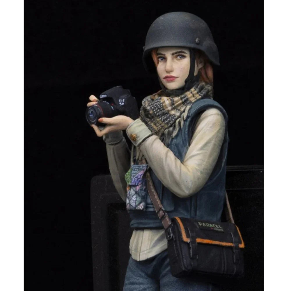 1/16 Modern Tactical Operator in Cream Knit Sweater, Resin Model Figure Kit, Unassembled and Unpainted