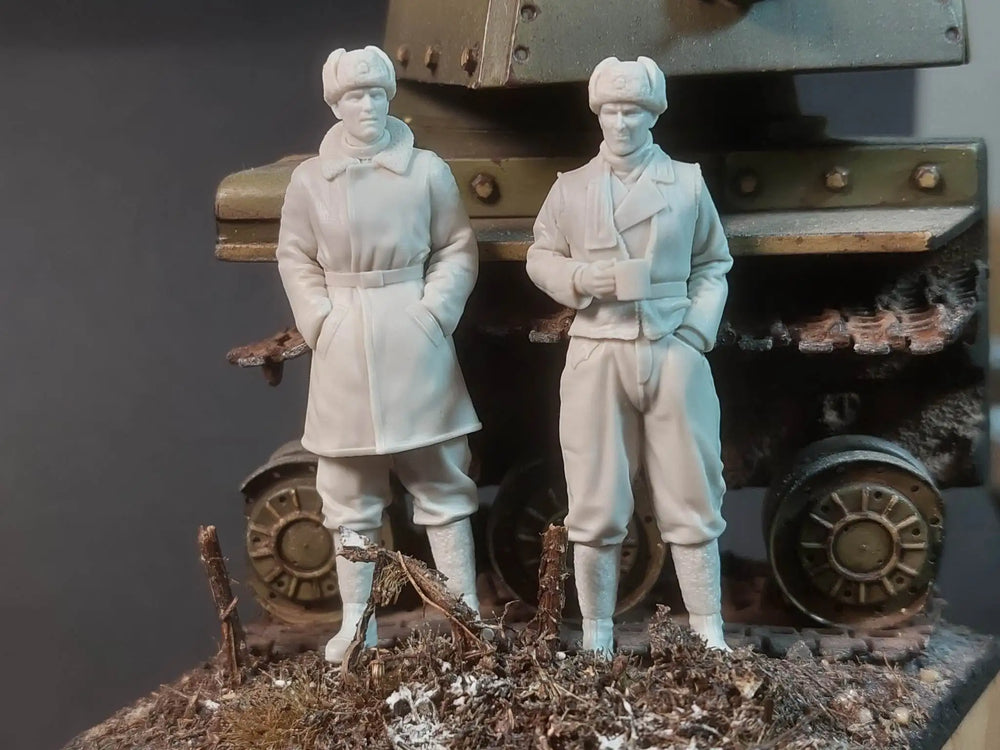 1/35 WWI German Tank Crew with Vehicle Support, 2 Figures, Resin Model Figure Kit, Unassembled and Unpainted