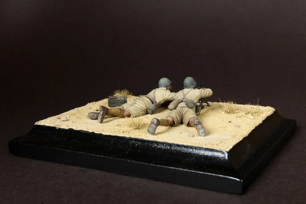 1/35 WWII Desert Campaign, 4 Figures, Resin Model Diorama Kit, Unassembled and Unpainted