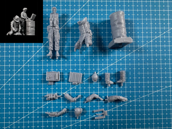 1/35 Modern Bio-Soldier, 2 Figures, Resin Model Figure Kit, Unassembled and Unpainted