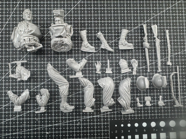 1/16 Modern US Soldier, 2 Figures, Resin Model Figure Kit, Unassembled and Unpainted