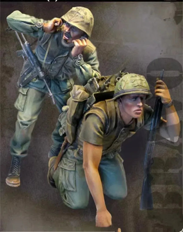 1/35 Vietnam War US Infantry Advancing, 2 Figures, Resin Model Figure Kit, Unassembled and Unpainted