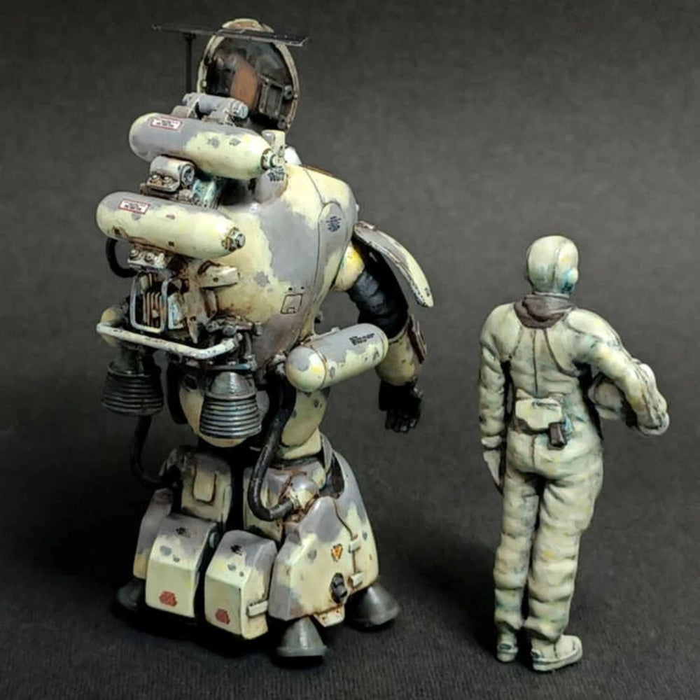 1/35 Fireball Mecha Exoskeleton with Pilot, 2 Figures, Resin Model Figure Kit, Sci-Fi Theme, Unassembled and Unpainted